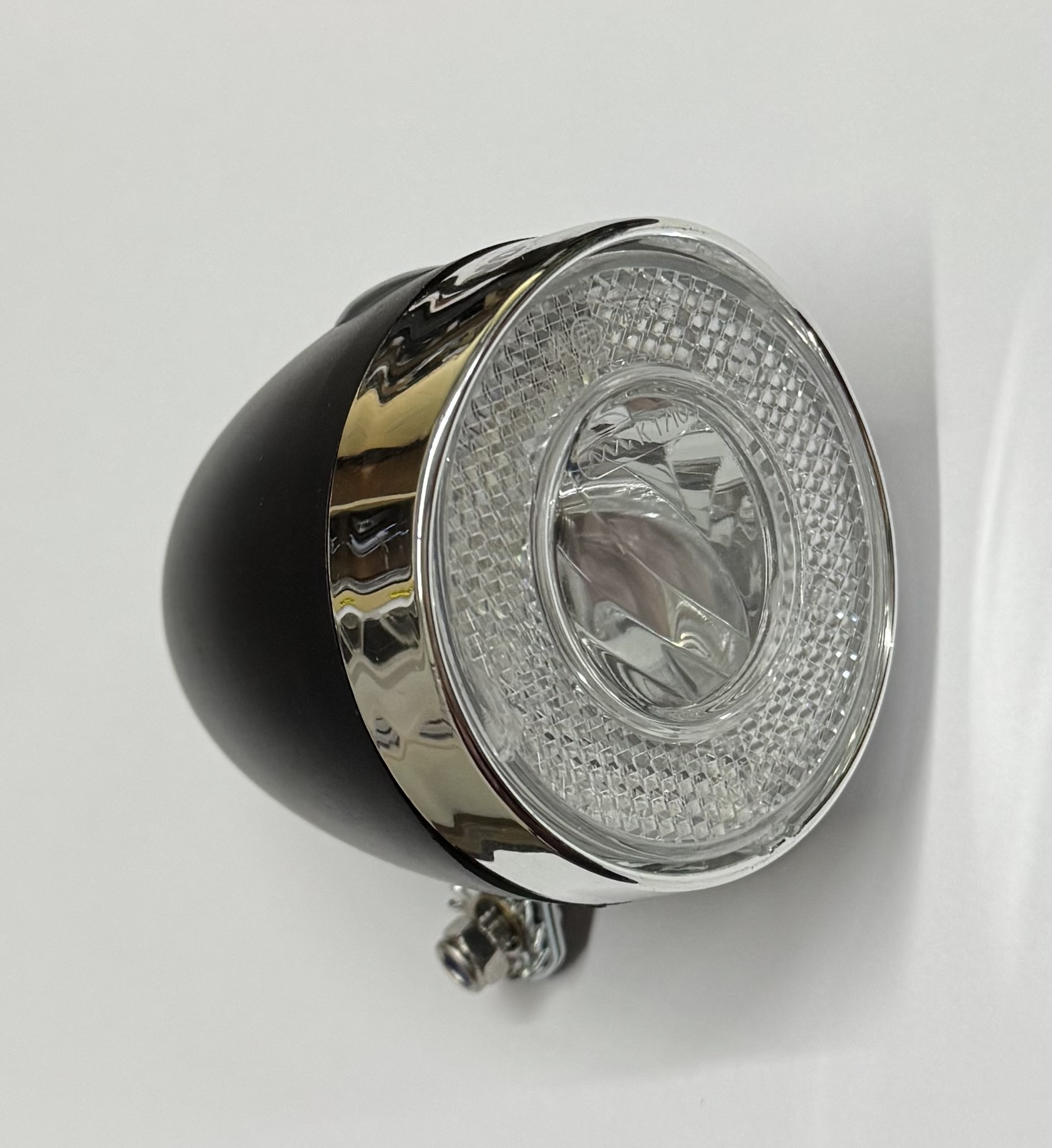 Simson Luxurious Scheinwerfer matt schwarz inkl. Batterien (STVZO zugelassen) Simson Luxurious Scheinwerfer matt schwarz inkl. Batterien (STVZO zugelassen)