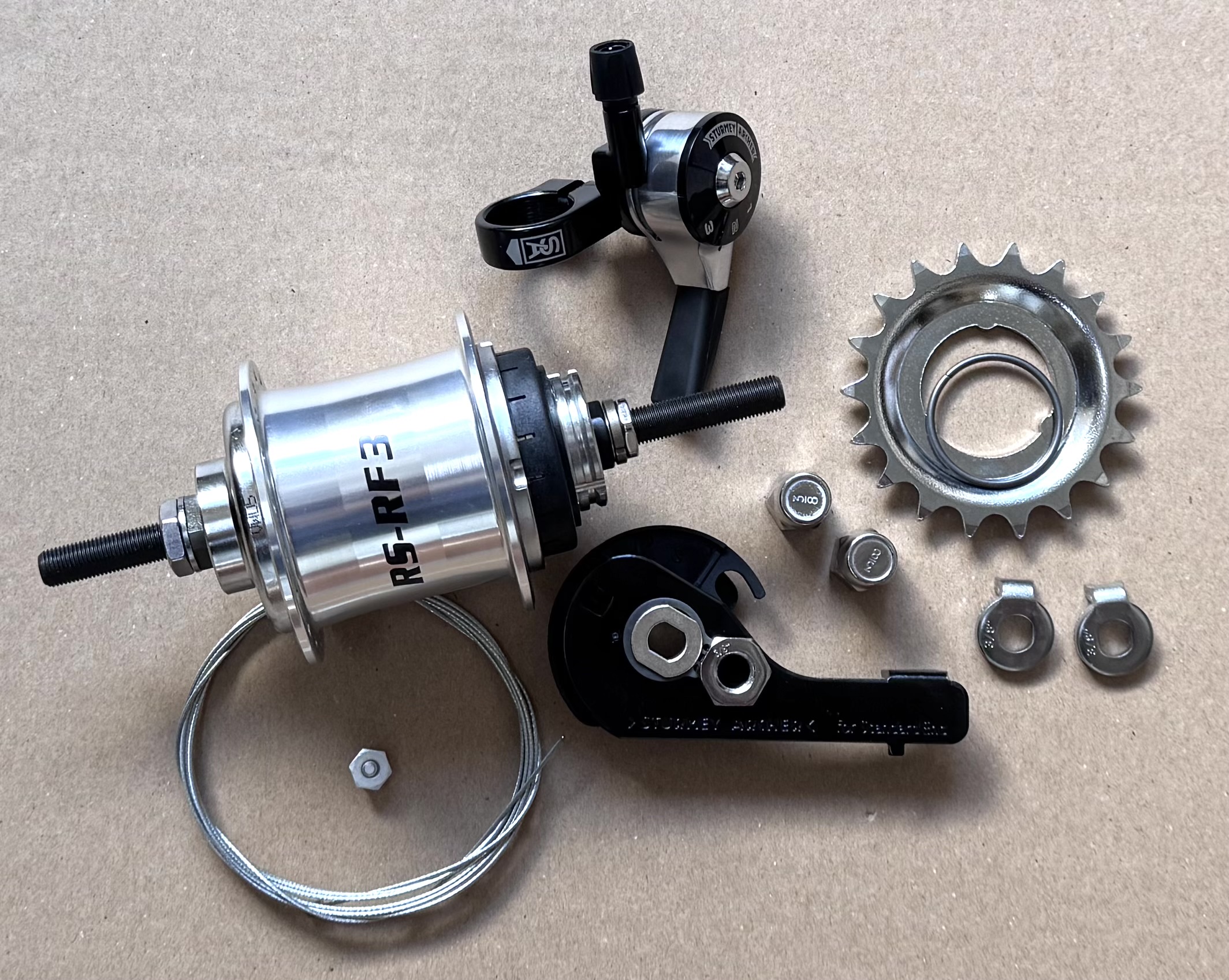Sturmey Archer RS-RF3 3-Gang Nabe 36 Loch silber inkl. Shifter/Zubehör Sturmey Archer RS-RF3 3-Gang Nabe 36 Loch silber inkl. Shifter/Zubehör