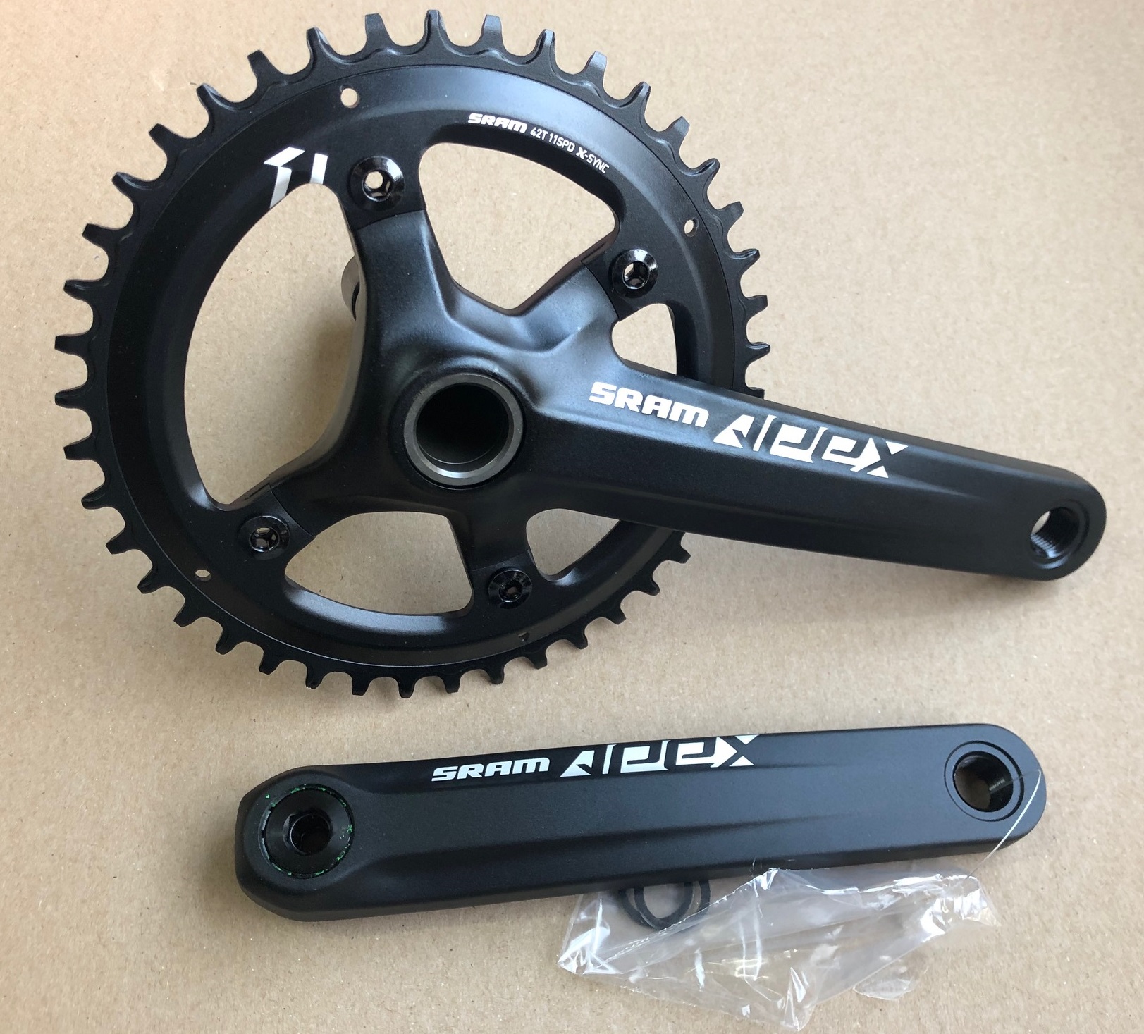 175 mm/48T schwarz SRAM Kurbelgarnitur S300 Kurbel Und Garnituren 175 mm/48T schwarz SRAM Kurbelgarnitur S300 Kurbel Und Garnituren