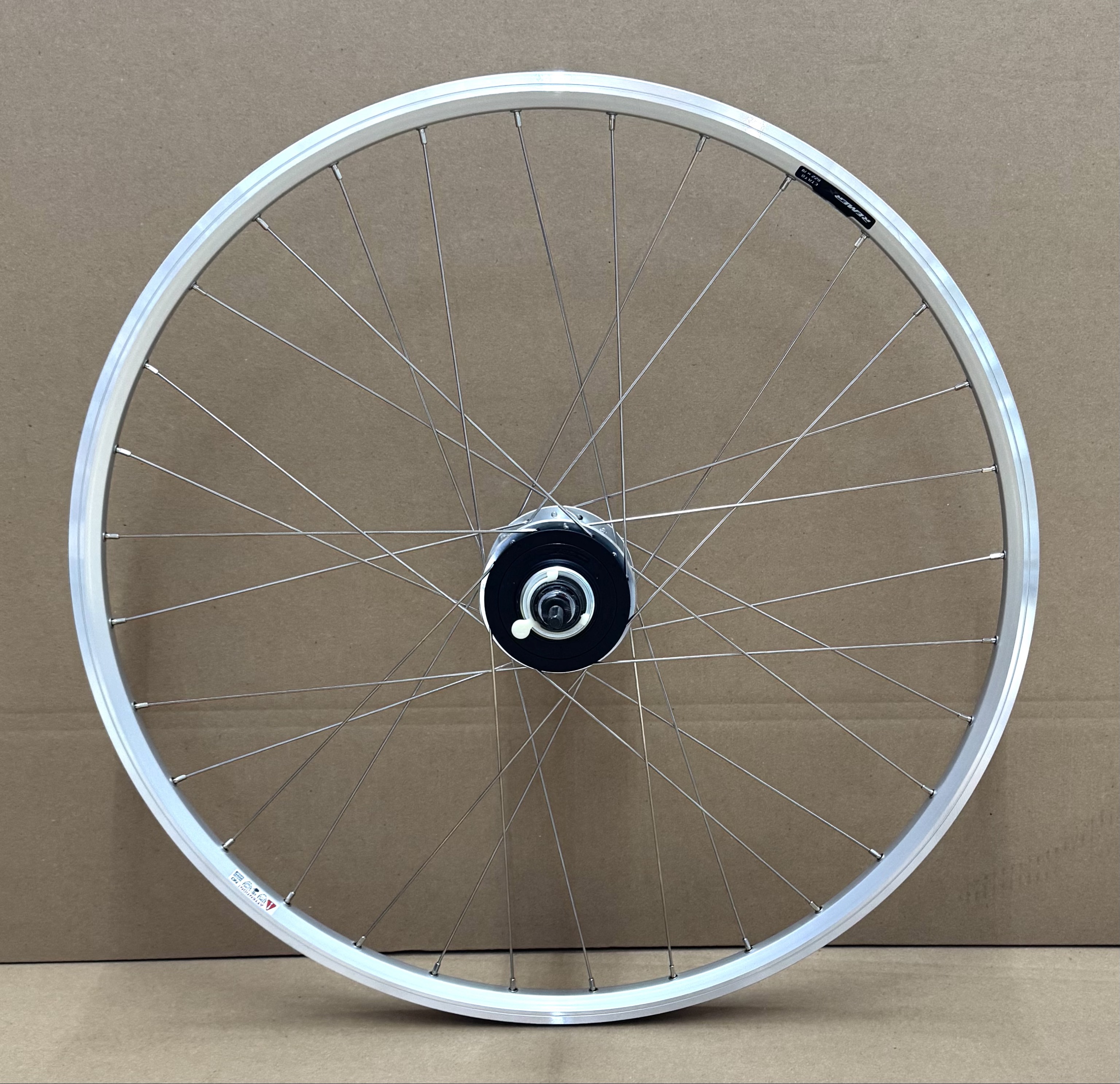 28" Hinterrad Shimano Alfine SG-S7001-8/Remerx Dragon silber 28" Hinterrad Shimano Alfine SG-S7001-8/Remerx Dragon silber