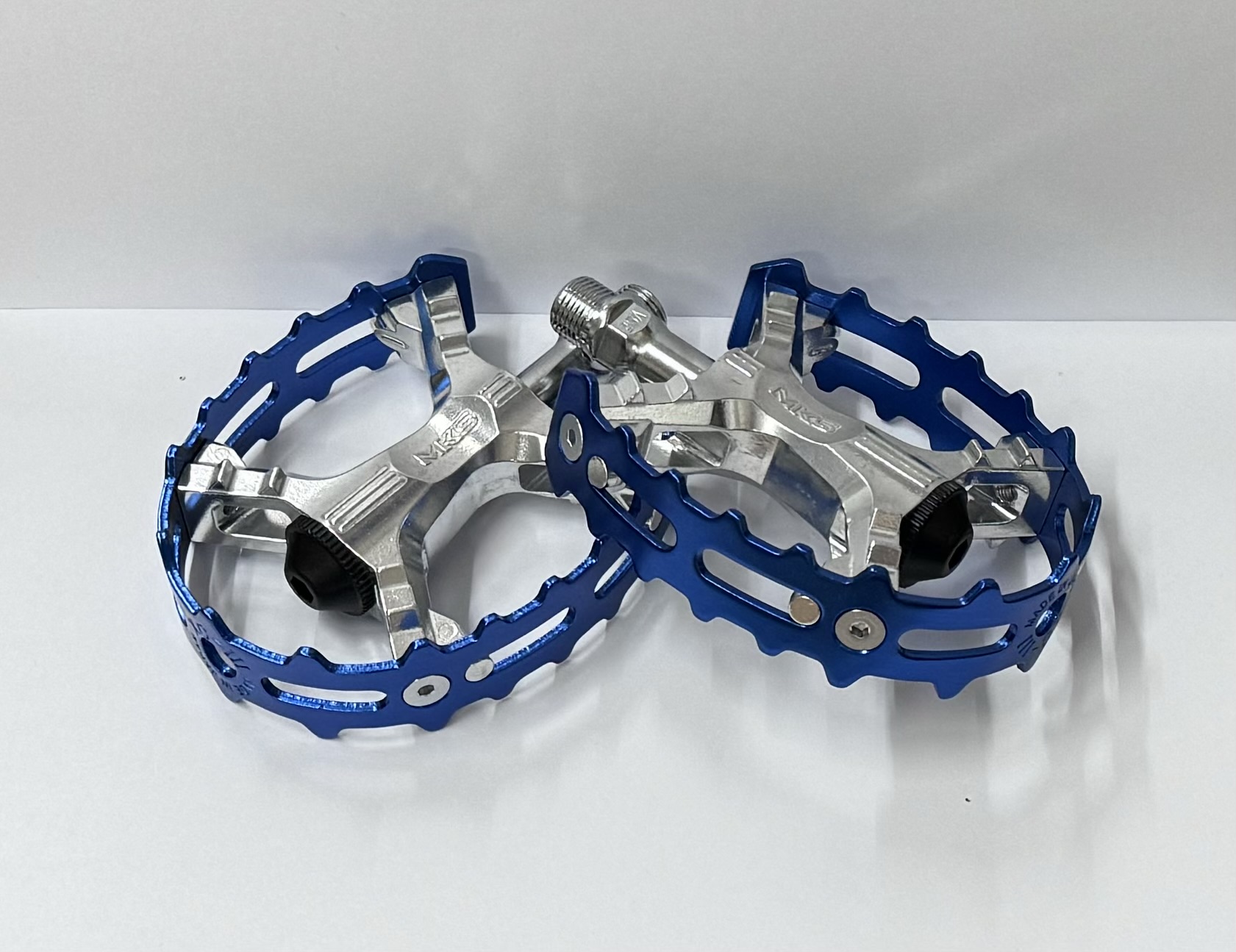 MKS XC-III Beartrap Pedale silber/blau MKS XC-III Beartrap Pedale silber/blau
