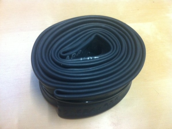 Continental Schlauch Race 28 Light 18/25 SV 60mm unverpackt Continental Schlauch Race 28 Light 18/25 SV 60mm unverpackt