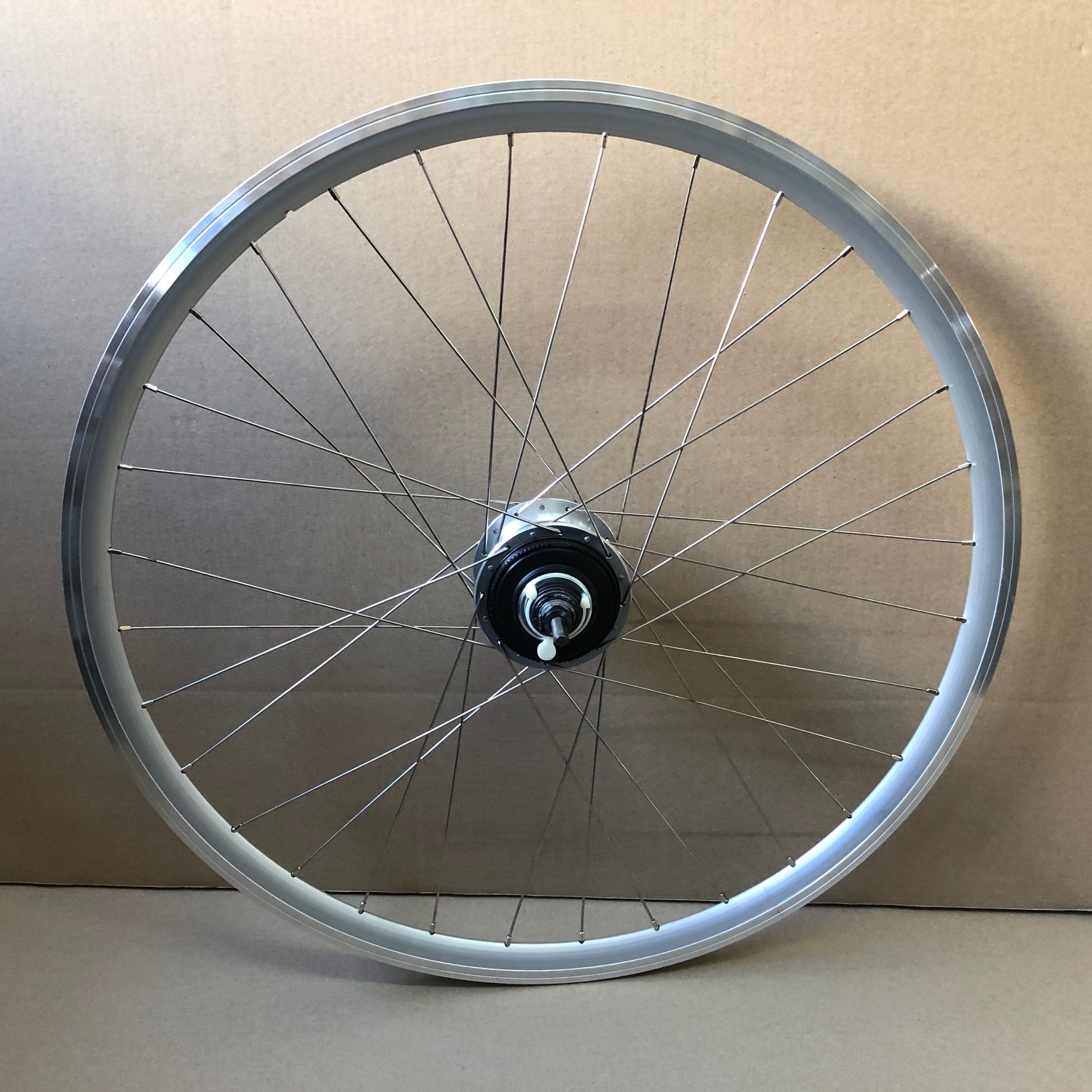 28" Hinterrad Shimano Alfine SG-S7001-8 8-Gang M-Wave Aero 40mm silber 28" Hinterrad Shimano Alfine SG-S7001-8 8-Gang M-Wave Aero 40mm silber